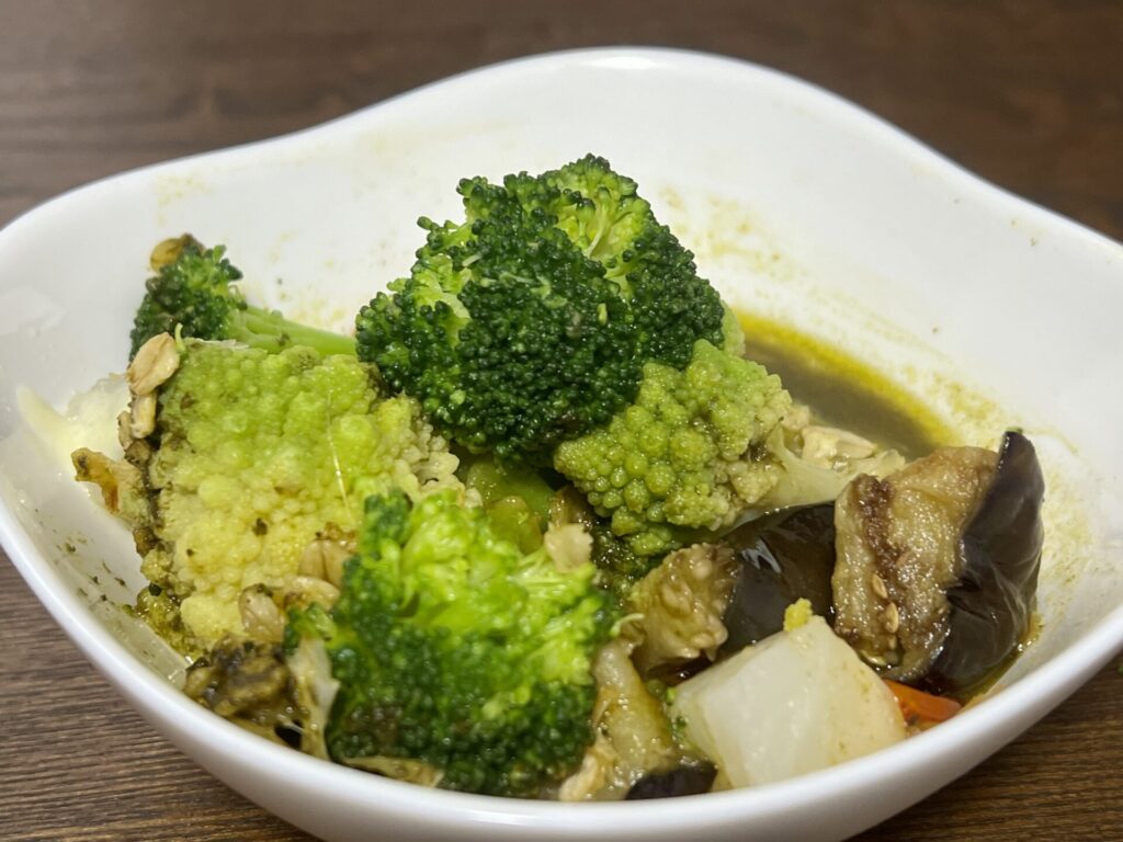 なすとトマトのバジルチーズサラダは美味しかった？本音の口コミをご紹介