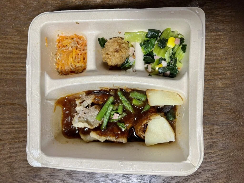 牛肉のデミグラスソース煮