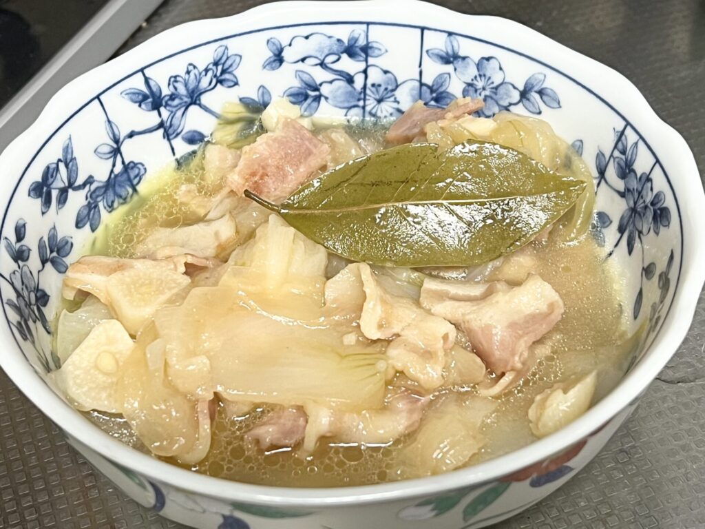 玉ねぎで玉ねぎスープを作りました